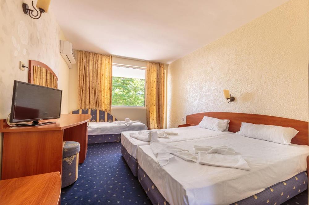 Hotel Chernomorets Bagian luar foto