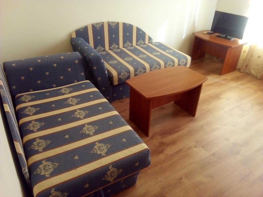 Hotel Chernomorets Bagian luar foto
